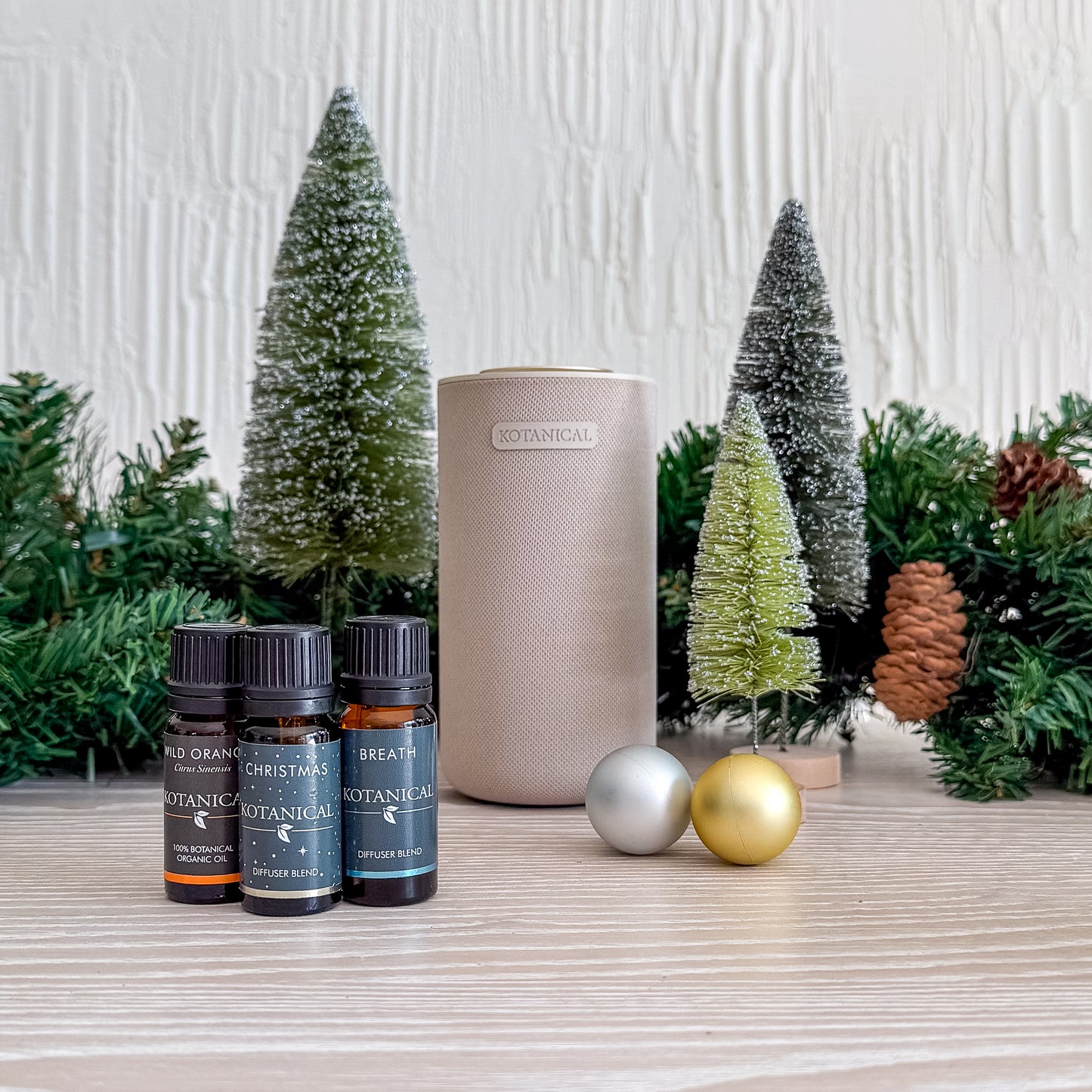 Rechargeable Diffuser Holiday Bundle (Cream)